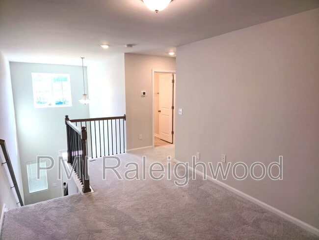 Building Photo - 1060 Maple Br Cir