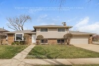 Building Photo - 17342 Oriole Ave