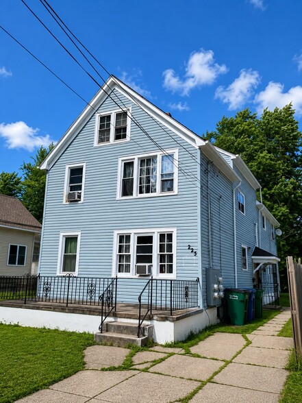 Building Photo - 223 Keystone St