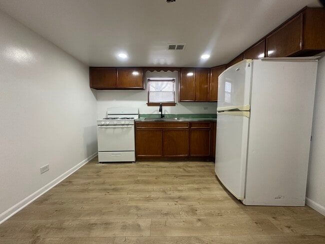 Building Photo - 3000 N Austin Ave