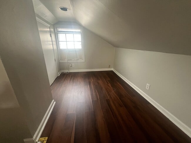 Building Photo - Lease option to buy