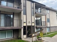 Building Photo - 2 Bedroom 1 Bathroom Apartment