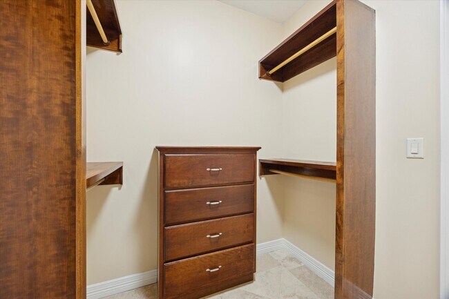 Building Photo - 2515 Washington Ave