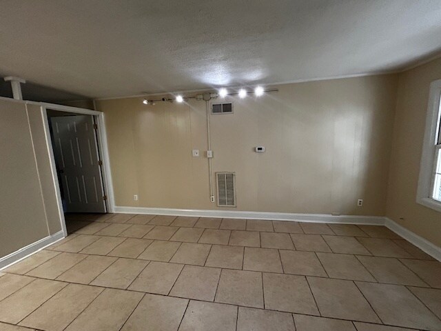 Building Photo - 1806 Walker Ave