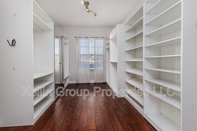 Building Photo - 1455 Silver Leaf Dr