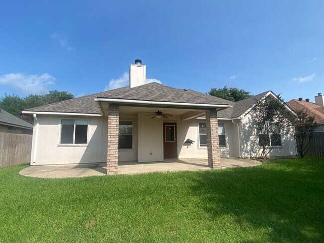 Building Photo - 4 BEDROOM BELTON ISD