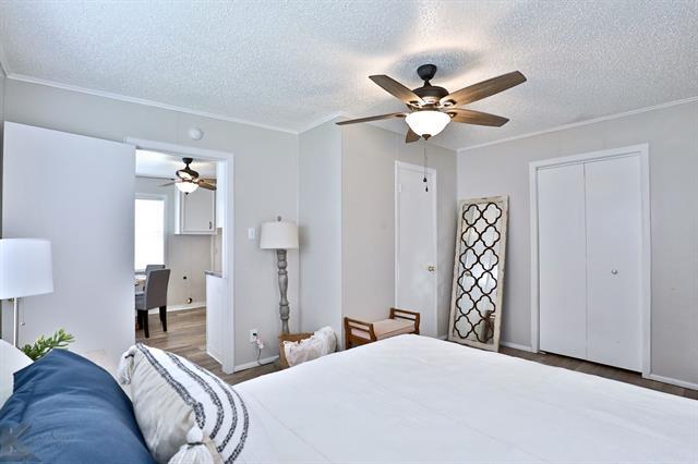 Building Photo - 5489 Encino Rd