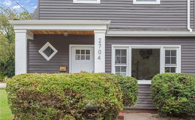 Building Photo - Newly Renovated 4 Bedroom, 2 Full Bath Home, Available Immediately!