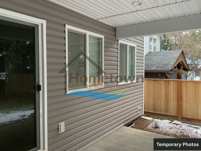 Building Photo - 3-Bed Home with Garage & Fenced Yard in Pr...