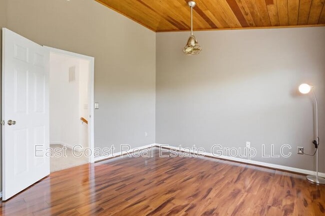 Building Photo - 808 Marquette Dr