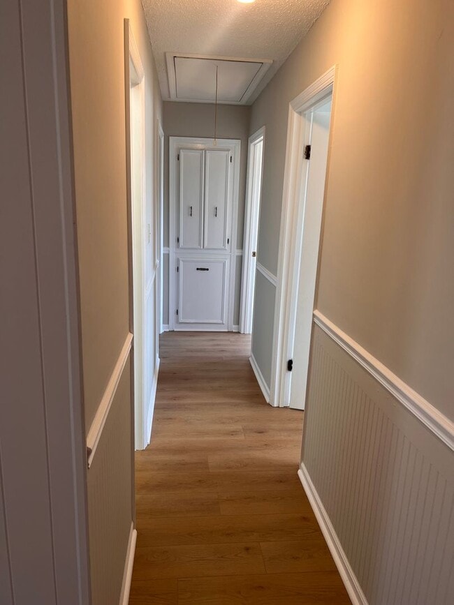 Building Photo - Adorable Ranch in Evans close to all schools