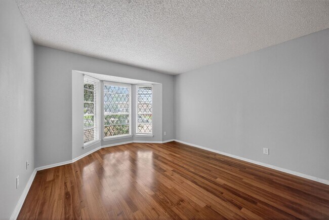 Building Photo - Beautifully refreshed 3-bedroom, 2-bath ranch-style home, located in the sought-after Colonies No...