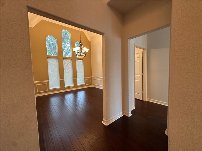 Building Photo - 3206 Oakland Dr