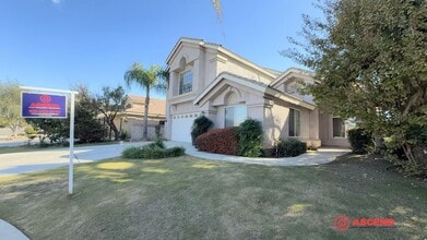 Building Photo - Amazing 5 Bedroom Home In Southwest!