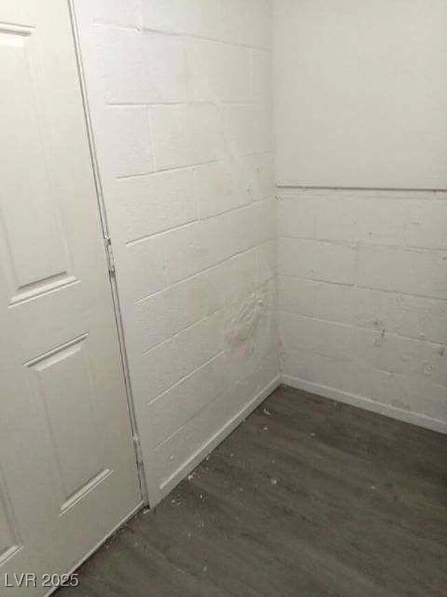 Building Photo - 301 Lance Ave