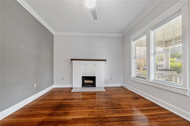 Building Photo - 227 W Fern St