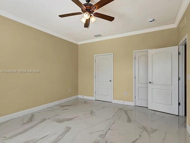 Building Photo - 1018 SW Eckard Ave