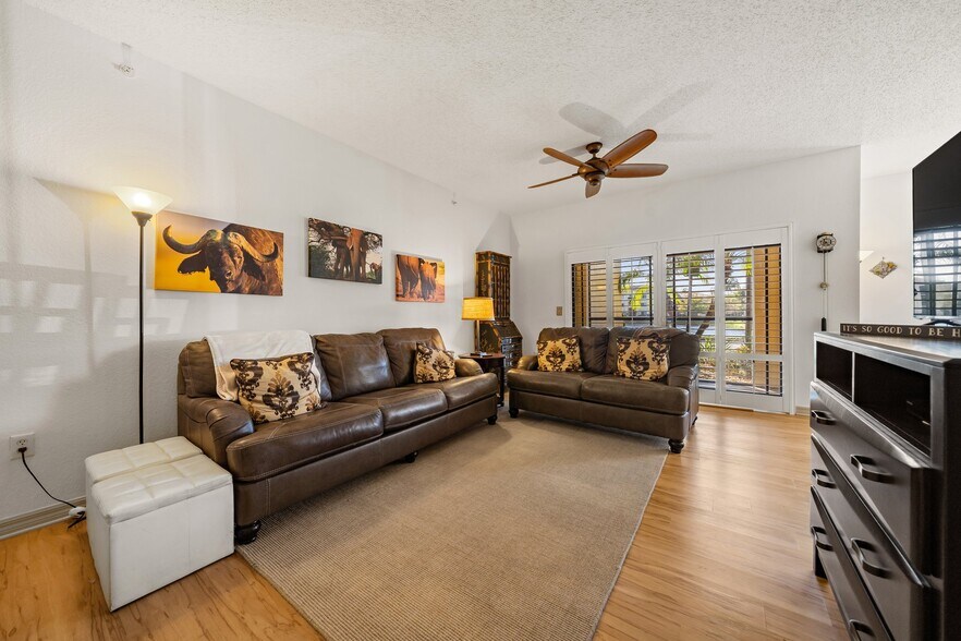 Building Photo - 3019 Alcazar Pl