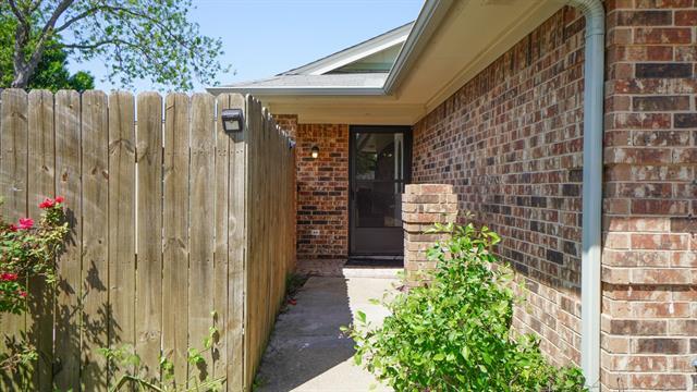 Building Photo - 5205 Shoregate Dr