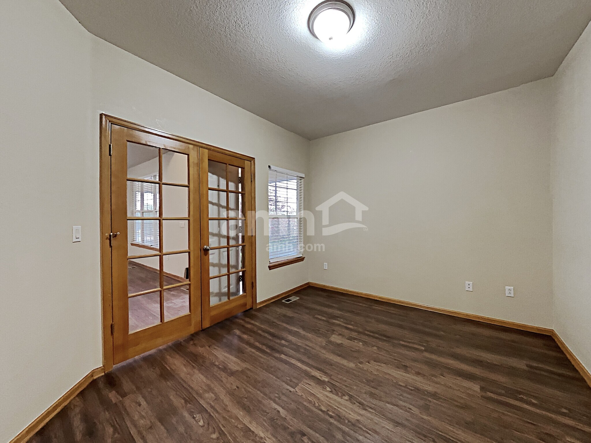 Building Photo - 1212 E 135th Pl