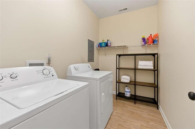 Building Photo - 5732 Vinings Pl Dr SE