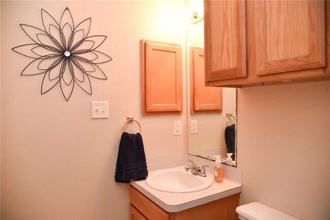 Building Photo - 3813 Oldenburg Ln