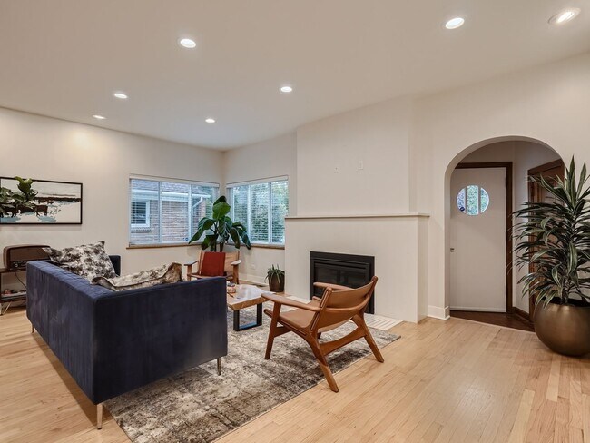 Building Photo - Short Term Rental Opportunity in Sloans Lake Area