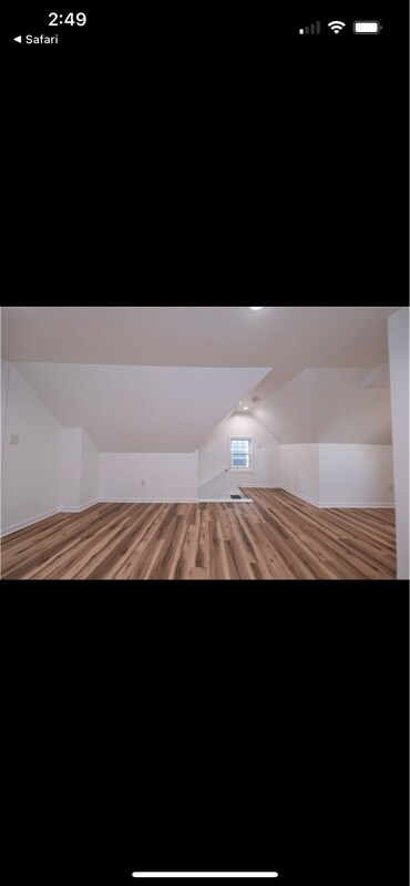Building Photo - 215 N Maple Ave