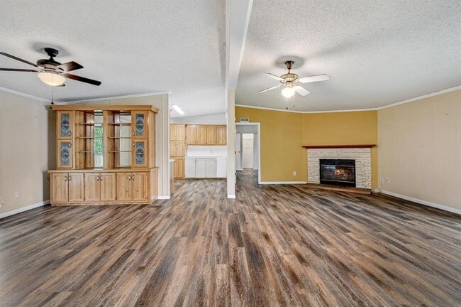 Building Photo - 241 Glenwood Dr