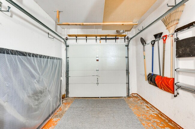 Building Photo - 725 35th St