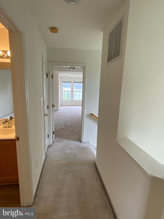 Building Photo - 2560 Belcroft Pl