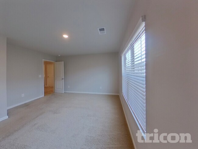 Building Photo - 927 Equine Dr