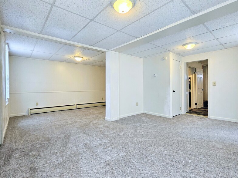 Building Photo - 103 Lincoln Ave