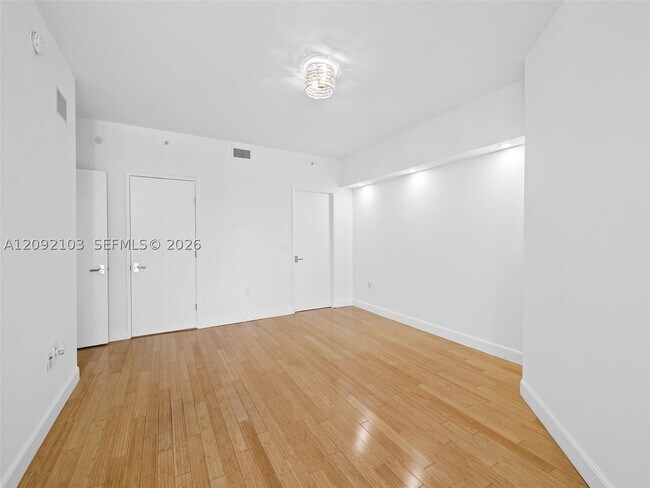 Building Photo - 333 Las Olas Way