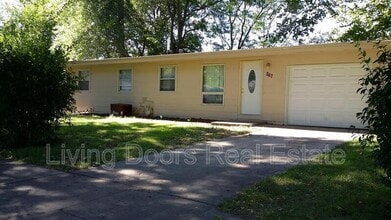 Building Photo - 267 W Rio Rd