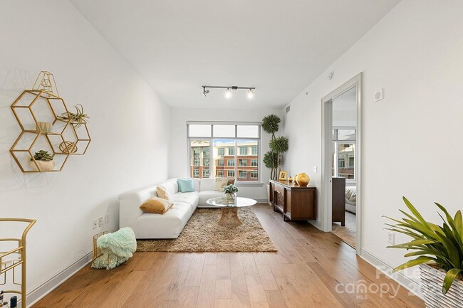 Building Photo - 125 W Tremont Ave