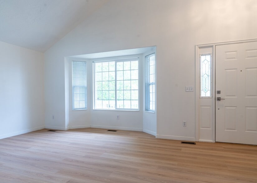 Building Photo - 1007 N 525 W