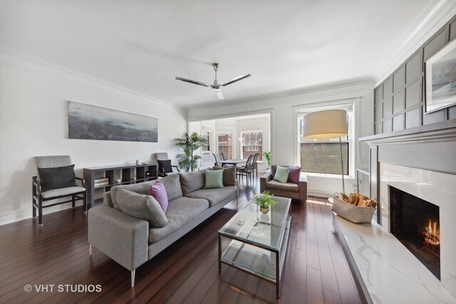 Building Photo - 556 W Roscoe St