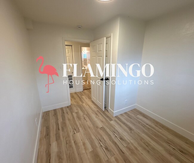 Building Photo - 305 Mercer Ave