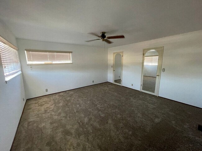 Building Photo - $4,290 / BEAUTIFUL BROOKVALE HOME IN CENTR...