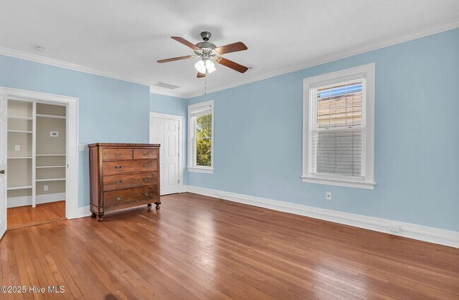 Building Photo - 3 Bed 3 Bath Historic Home