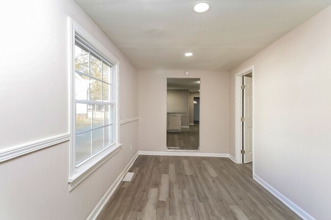 Building Photo - Ready to for Move-In