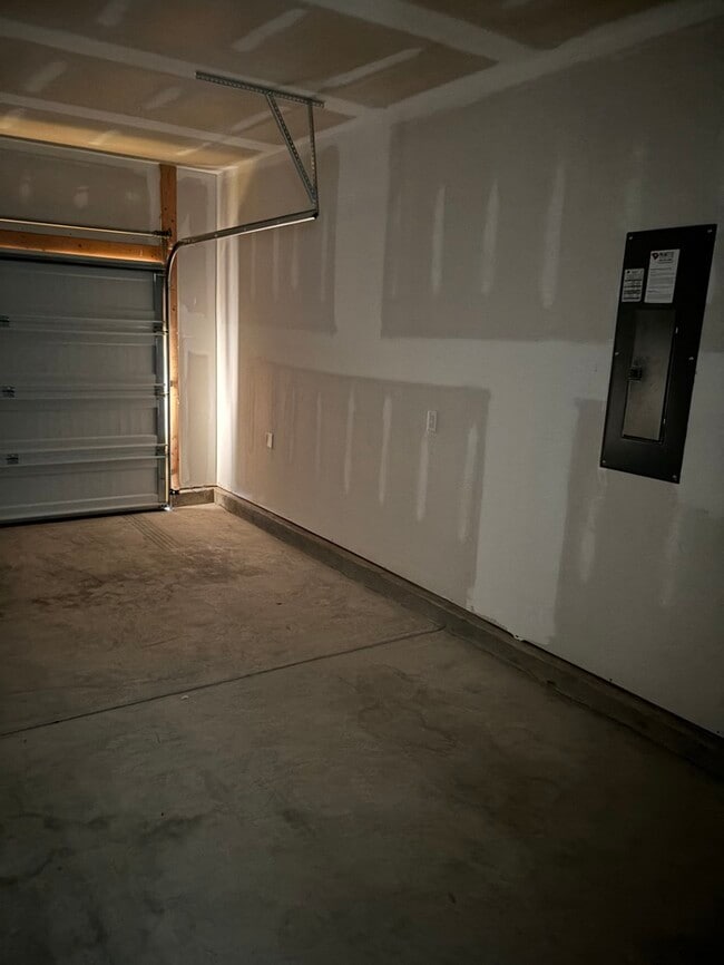 Building Photo - 68 Harvest Moon Dr