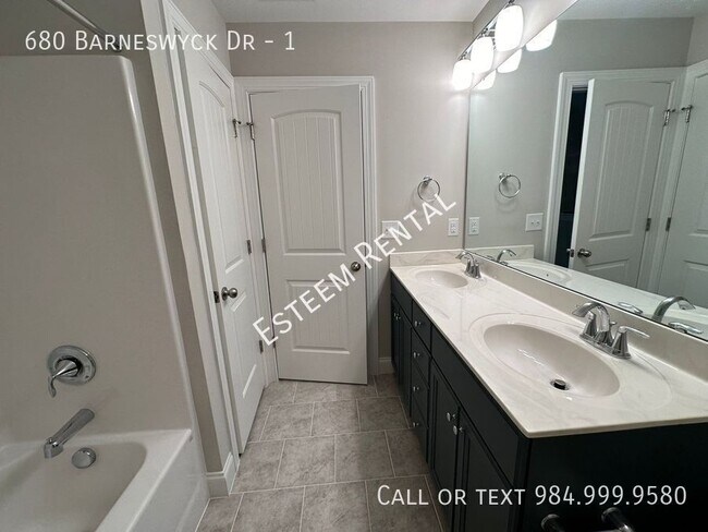 Building Photo - 680 Barneswyck Dr