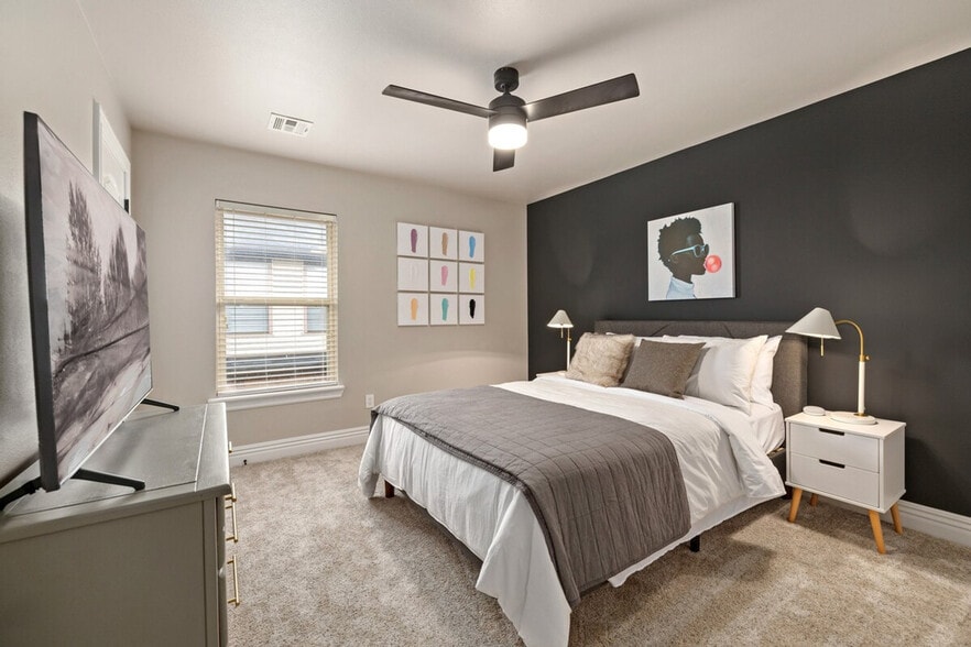 Building Photo - 6502 W Hearth Falls Dr