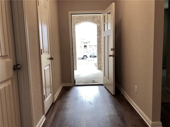 Building Photo - 1512 Ferryman Dr