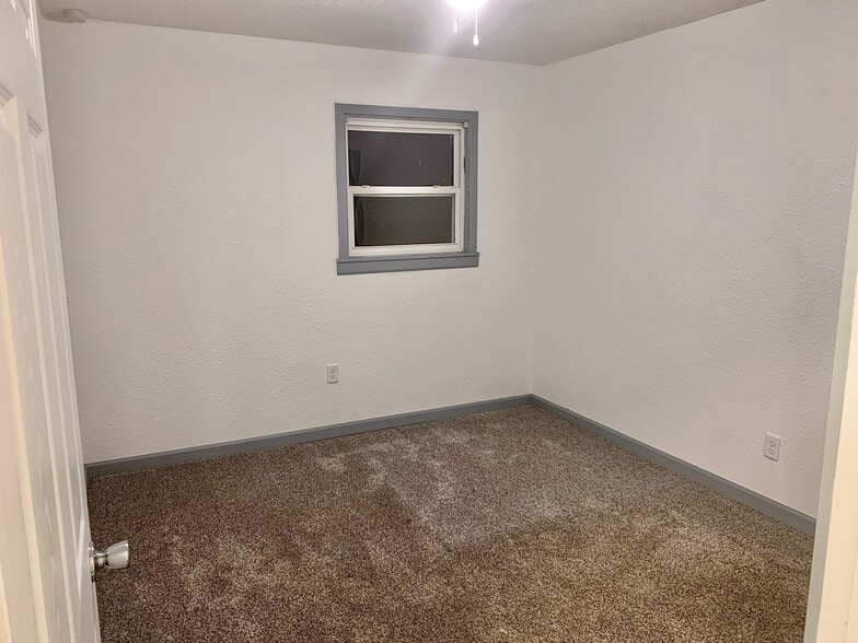 Bedroom #1 - 12 Gage Rd