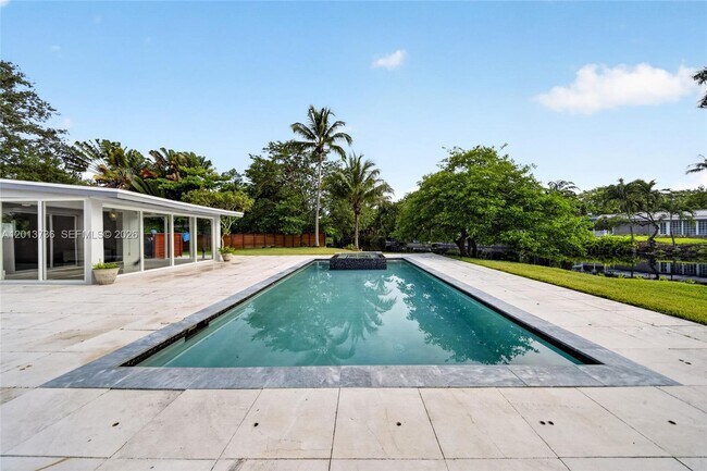Building Photo - 11665 W Biscayne Canal Rd