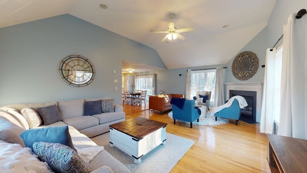 Building Photo - 89 Nashua Rd