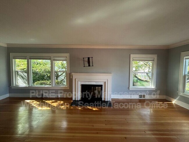 Building Photo - 208 N Washington Ave